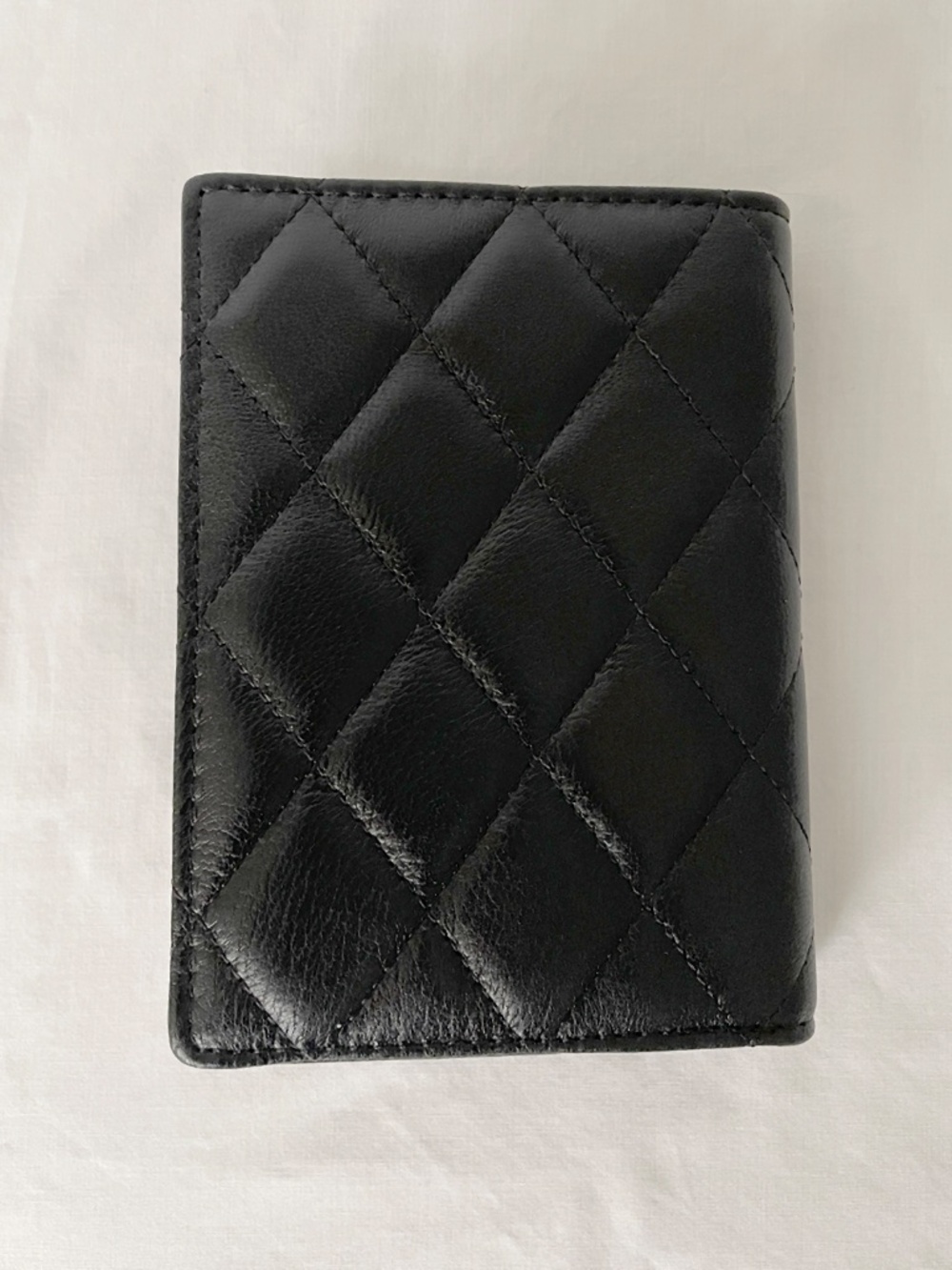 Chanel GWP Passport Holder Black and Gold - Picture 3 of 9